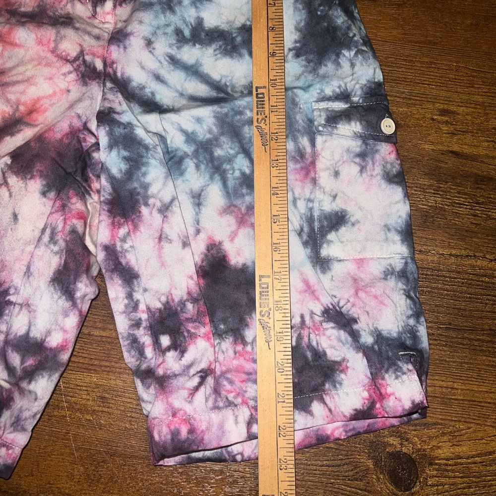 LAST CALL Classic Elements Red Black Tie Dye Cargo Capri Shorts Size L Petite - Picture 11 of 11